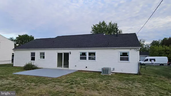 20 TWISTING LN, Willingboro, NJ 08046