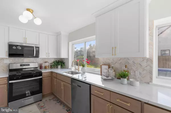 114 LEONARD AVE, Hamilton, NJ 08610