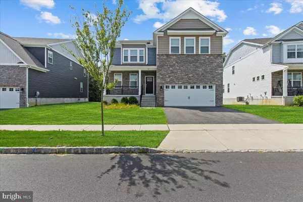 39 WESTMONT DR, Medford, NJ 08055