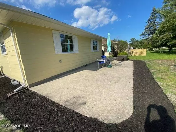 15 Barbuda Street, Toms River, NJ 08757