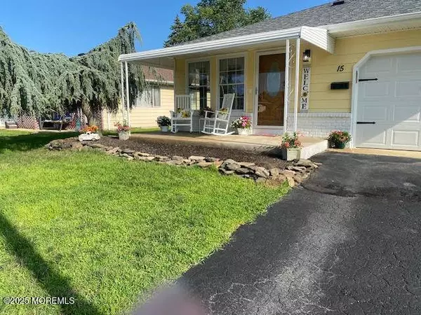 15 Barbuda Street, Toms River, NJ 08757