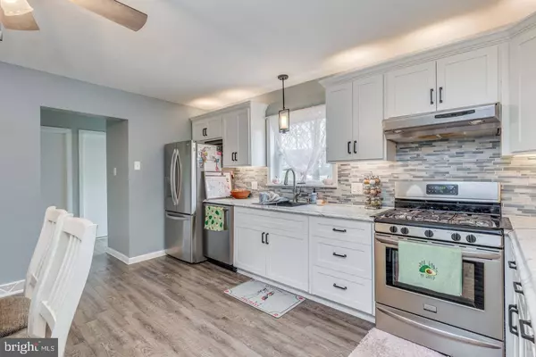 20 MAPLE AVE, Williamstown, NJ 08094