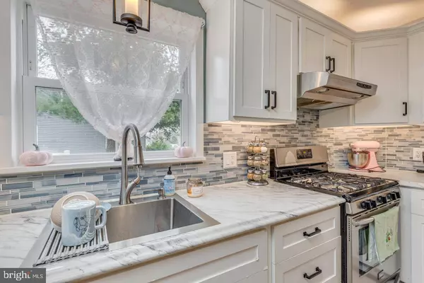 20 MAPLE AVE, Williamstown, NJ 08094