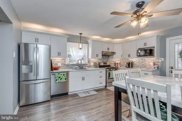 20 MAPLE AVE, Williamstown, NJ 08094