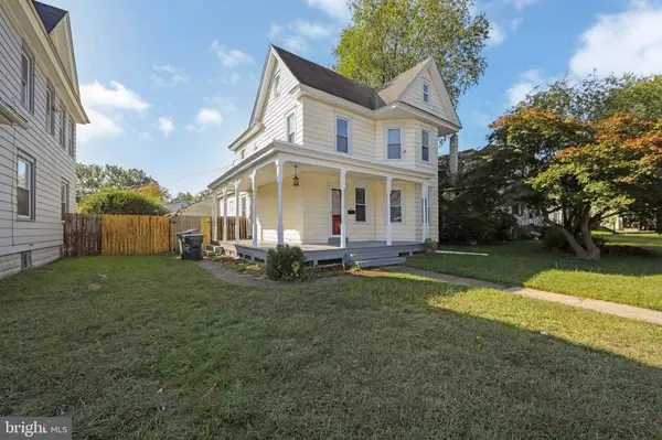 308 W BROAD ST, Paulsboro, NJ 08066