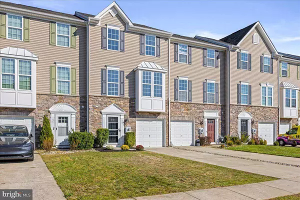 33 TAILOR LN, Sicklerville, NJ 08081