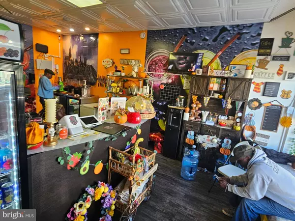 221 BROADWAY, Westville, NJ 08093