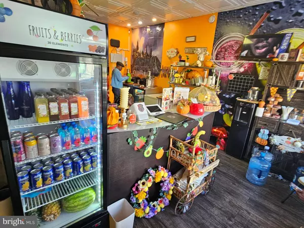 221 BROADWAY, Westville, NJ 08093