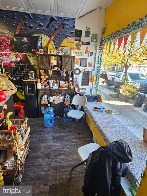 221 BROADWAY, Westville, NJ 08093