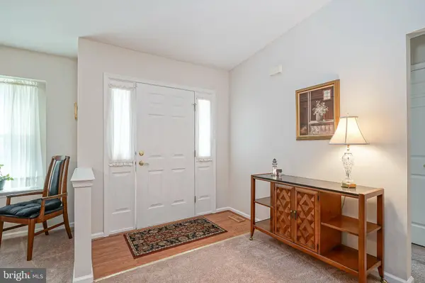 19 JOANNE DR, Sicklerville, NJ 08081