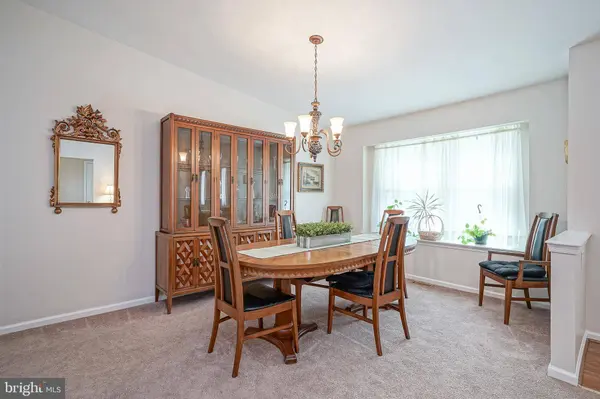 19 JOANNE DR, Sicklerville, NJ 08081