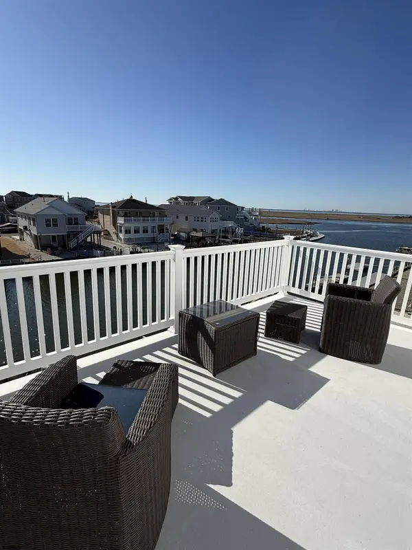 51 S Spinnaker Dr Dr, Little Egg Harbor Township, NJ 08087