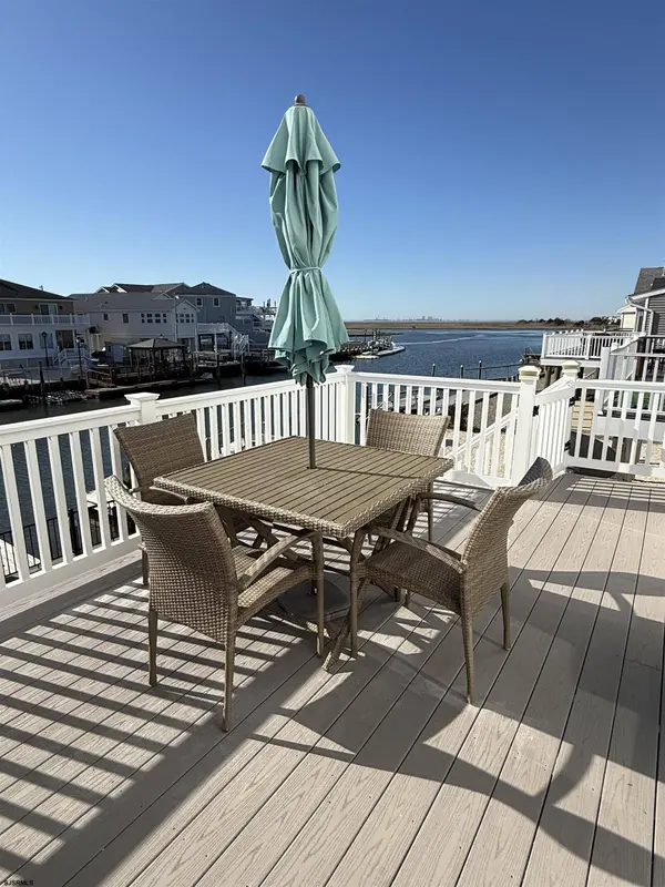 51 S Spinnaker Dr Dr, Little Egg Harbor Township, NJ 08087