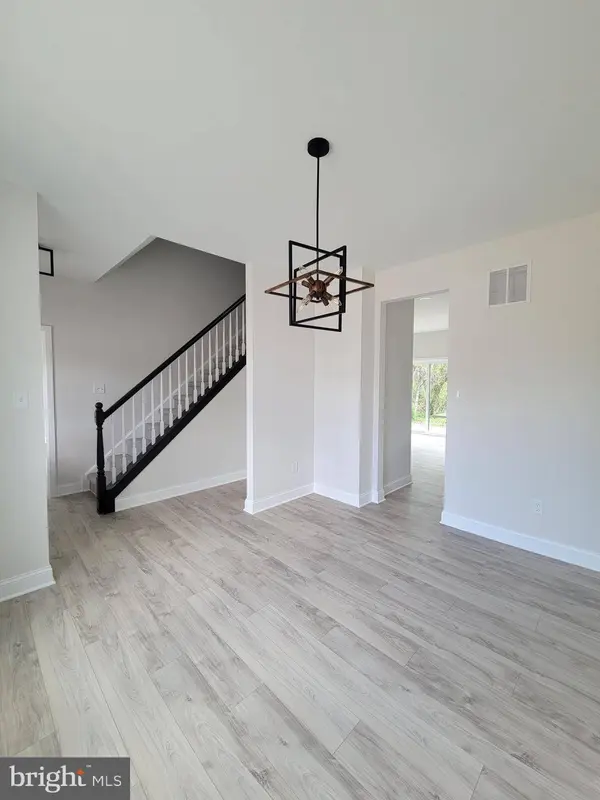 102 HEATHERWOOD DR, Vineland, NJ 08360