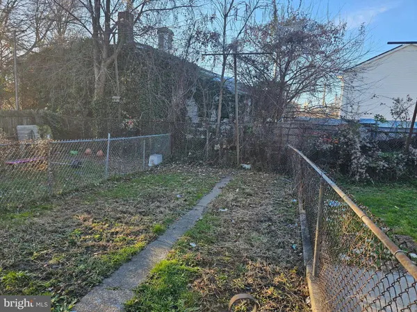 29 DEXTER ST, Trenton, NJ 08638