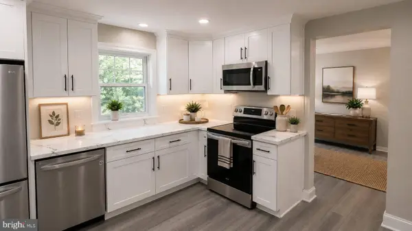 18 ENFIELD LN, Willingboro, NJ 08046