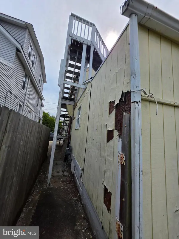 155 W HAND AVE, Wildwood, NJ 08260