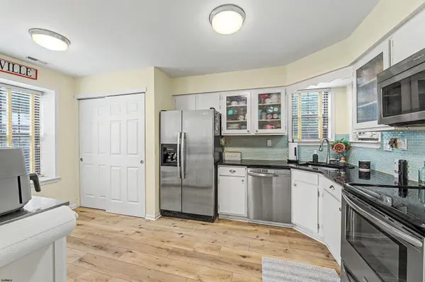 711 E Cooper Ferry Ct, Absecon, NJ 08205