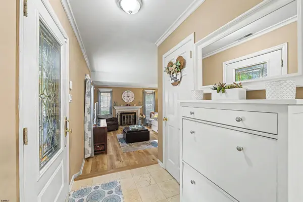711 E Cooper Ferry Ct, Absecon, NJ 08205