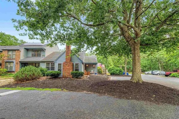 711 E Cooper Ferry Ct, Absecon, NJ 08205