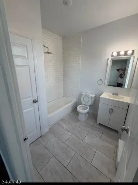 80 Beverly St, Newark City, NJ 07108