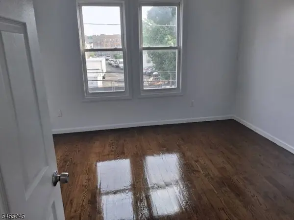 80 Beverly St, Newark City, NJ 07108