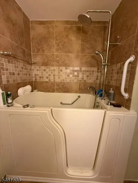 106 Bonney Ct, Bridgewater Twp., NJ 08807