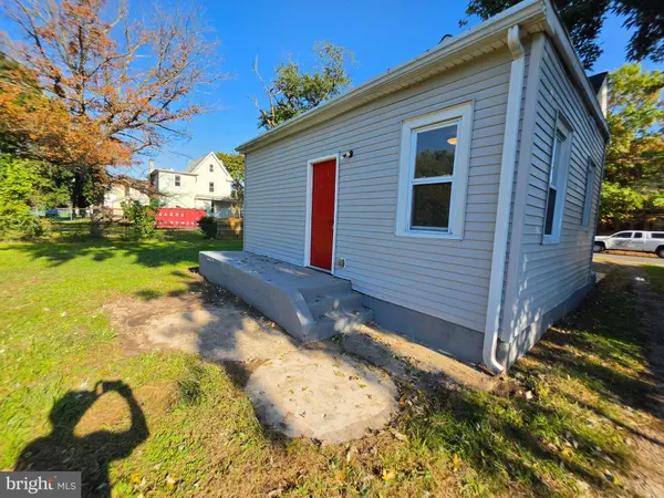 78 W W PITMAN ST, Penns Grove, NJ 08069