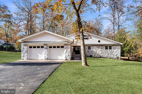 17 W DELAWARE TRL, Medford, NJ 08055