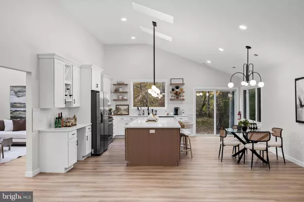 17 W DELAWARE TRL, Medford, NJ 08055