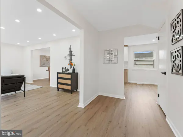 98 RED STONE RDG, Delran, NJ 08075