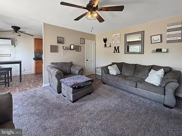 406 HOLMES DR, Burlington, NJ 08016