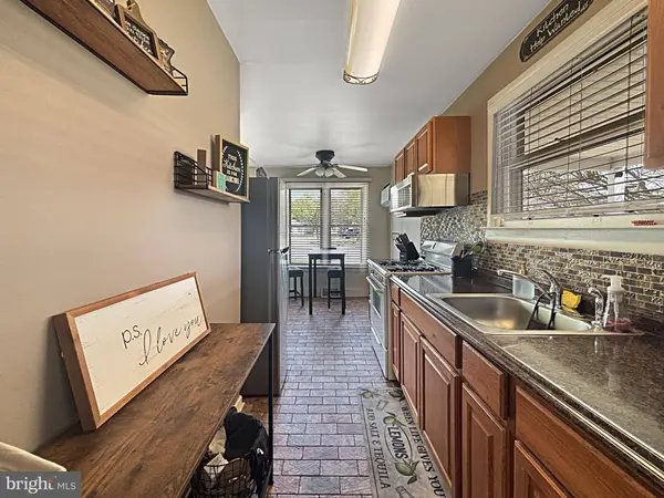 406 HOLMES DR, Burlington, NJ 08016