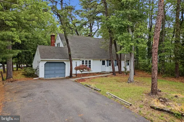 2 NORMANDY DR, Medford, NJ 08055