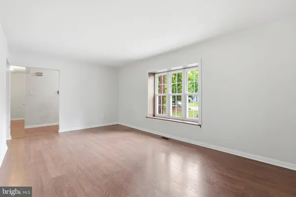 2 NORMANDY DR, Medford, NJ 08055
