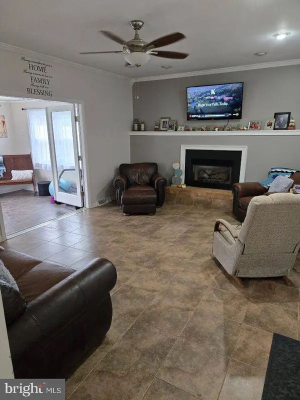 933 TANGLEWOOD LN, Vineland, NJ 08360