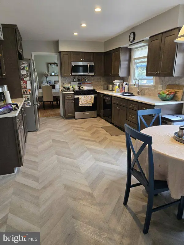 933 TANGLEWOOD LN, Vineland, NJ 08360