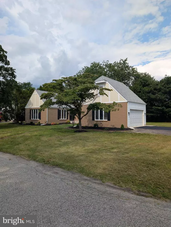 1037 QUEENS RD, Vineland, NJ 08361