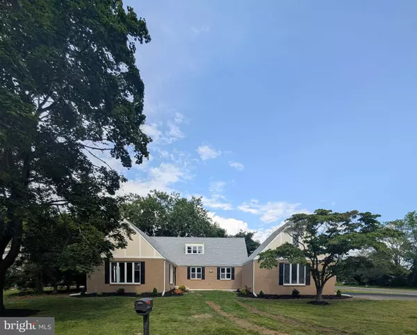 1037 QUEENS RD, Vineland, NJ 08361