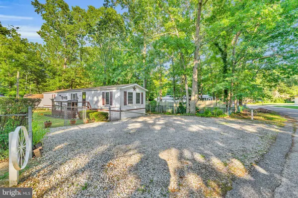 7701 RAYMOND DR, Millville, NJ 08332