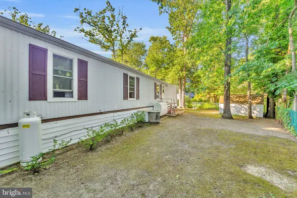 7701 RAYMOND DR, Millville, NJ 08332