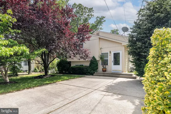 50 W WOODBURN AVE, Pine Hill, NJ 08021