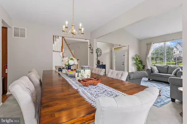 209 WINDSOR DR, Swedesboro, NJ 08085