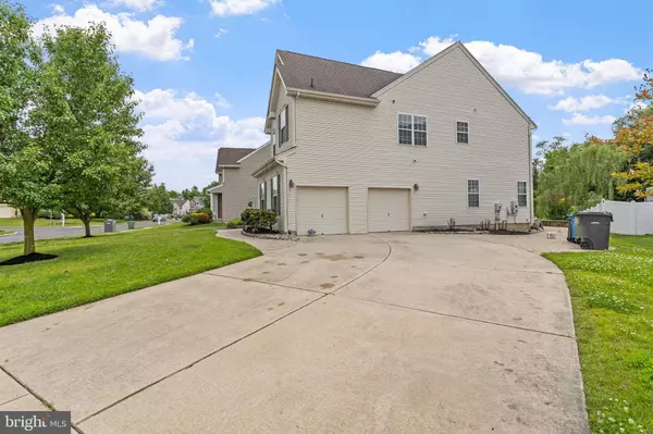 209 WINDSOR DR, Swedesboro, NJ 08085