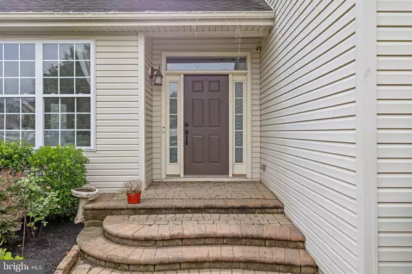 209 WINDSOR DR, Swedesboro, NJ 08085