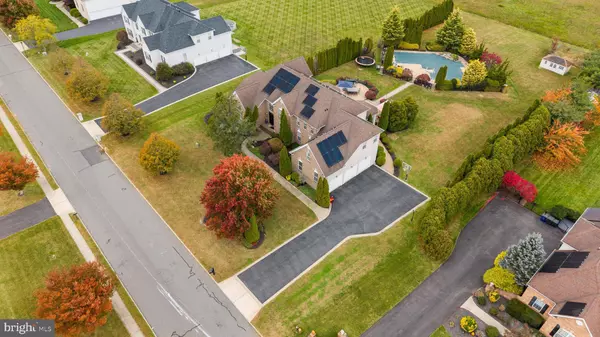 8 SHERWOOD LN, Columbus, NJ 08022