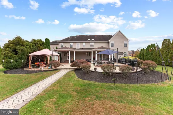 8 SHERWOOD LN, Columbus, NJ 08022