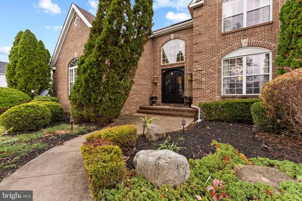 8 SHERWOOD LN, Columbus, NJ 08022