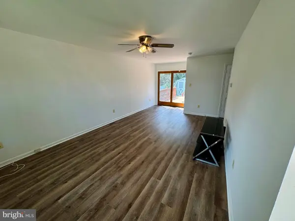 68 THOMAS AVE, Maple Shade, NJ 08052