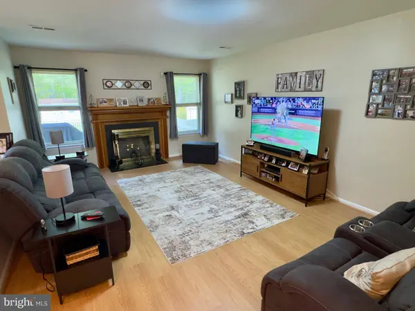 35 FOX MEADOW DR, Sicklerville, NJ 08081